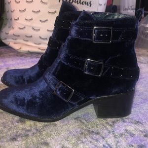 NEW Navy velvet booties